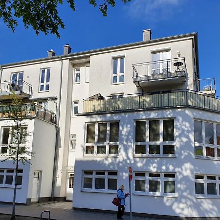 Ferienwohnung Achtern Diek, Inklusive Strandkorb Und Stellplatz Rostock Exteriör bild