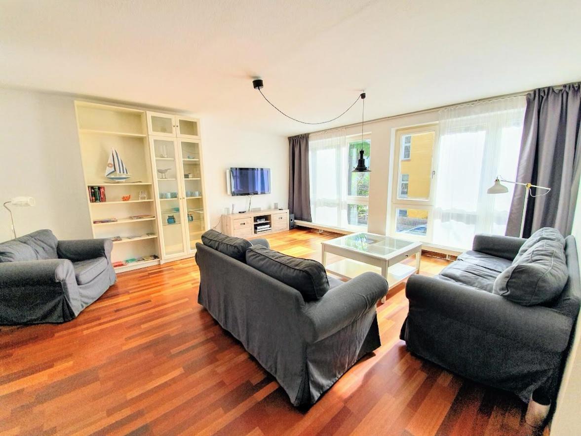 Ferienwohnung Achtern Diek, Inklusive Strandkorb Und Stellplatz Rostock Exteriör bild