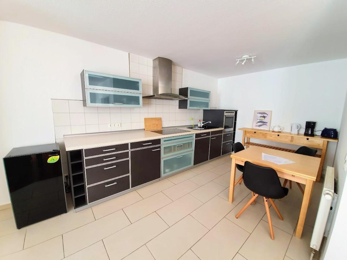 Ferienwohnung Achtern Diek, Inklusive Strandkorb Und Stellplatz Rostock Exteriör bild