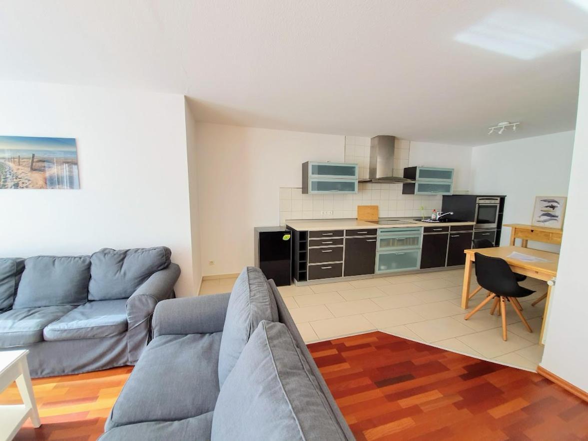 Ferienwohnung Achtern Diek, Inklusive Strandkorb Und Stellplatz Rostock Exteriör bild